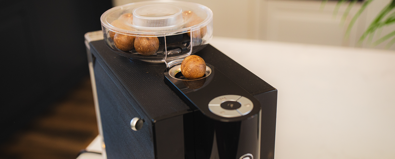 CoffeeB Machine with coffee ball